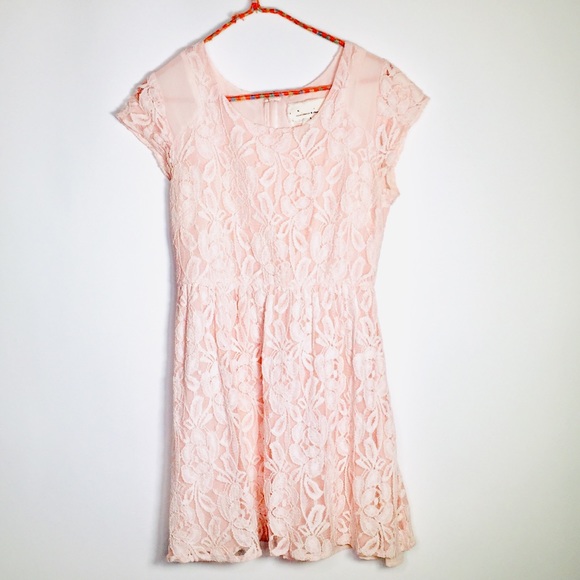 Coincidence and Chance Dresses & Skirts - 💰 5/25$ ♻️ Coincidence and Chance Medium Pink Lace Dress